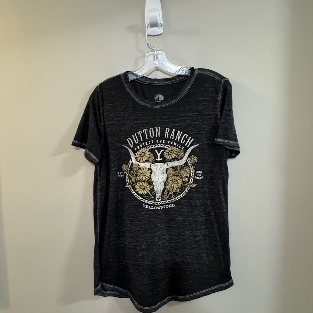 Women's Black Short Sleeve Tee with Dutton Ranch Yellowstone Graphic. Size S
